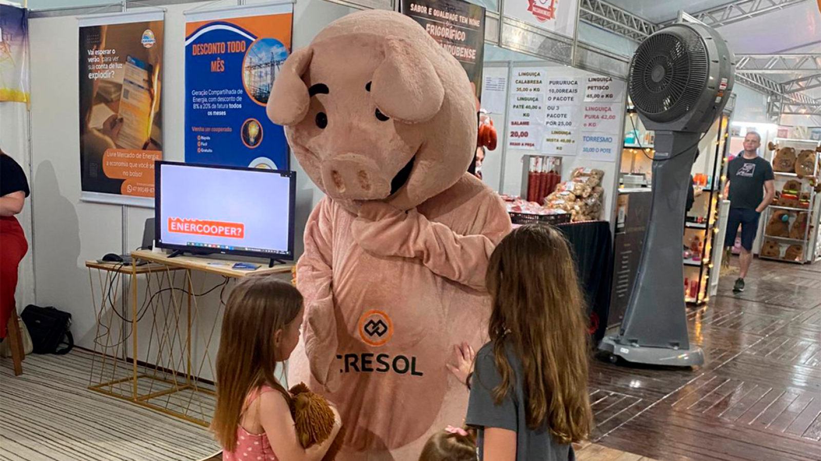 Feira promove desenvolvimento local_Cresol
