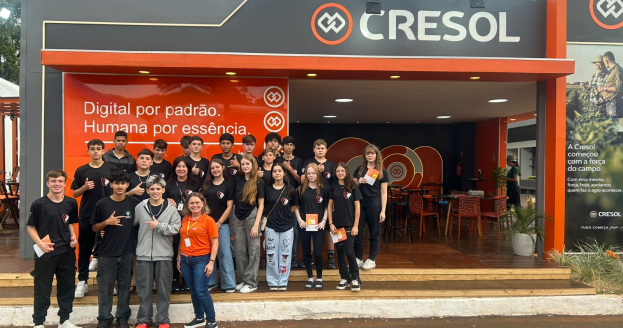 Fenasoja 2026 reúne estudantes da região em dinâmica promovida pela Cresol sobre carreira e mercado de trabalho