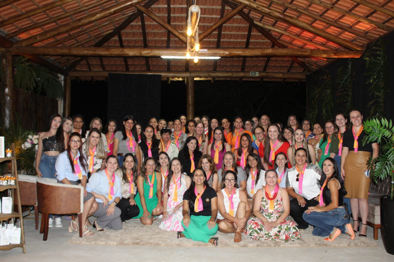 Foto 01 O evento contou com a participação de mais de 60 mulheres