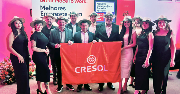 Cresol recebendo prêmio GPTW