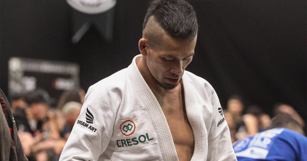 Ganhador do titulo mundial Jiu-Jitsu patrocinio Cresol