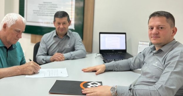 Gerente da Cresol Juel Berlatto, Presidente Carlos Cupercini, Representante do CONSEPRO Arquiles