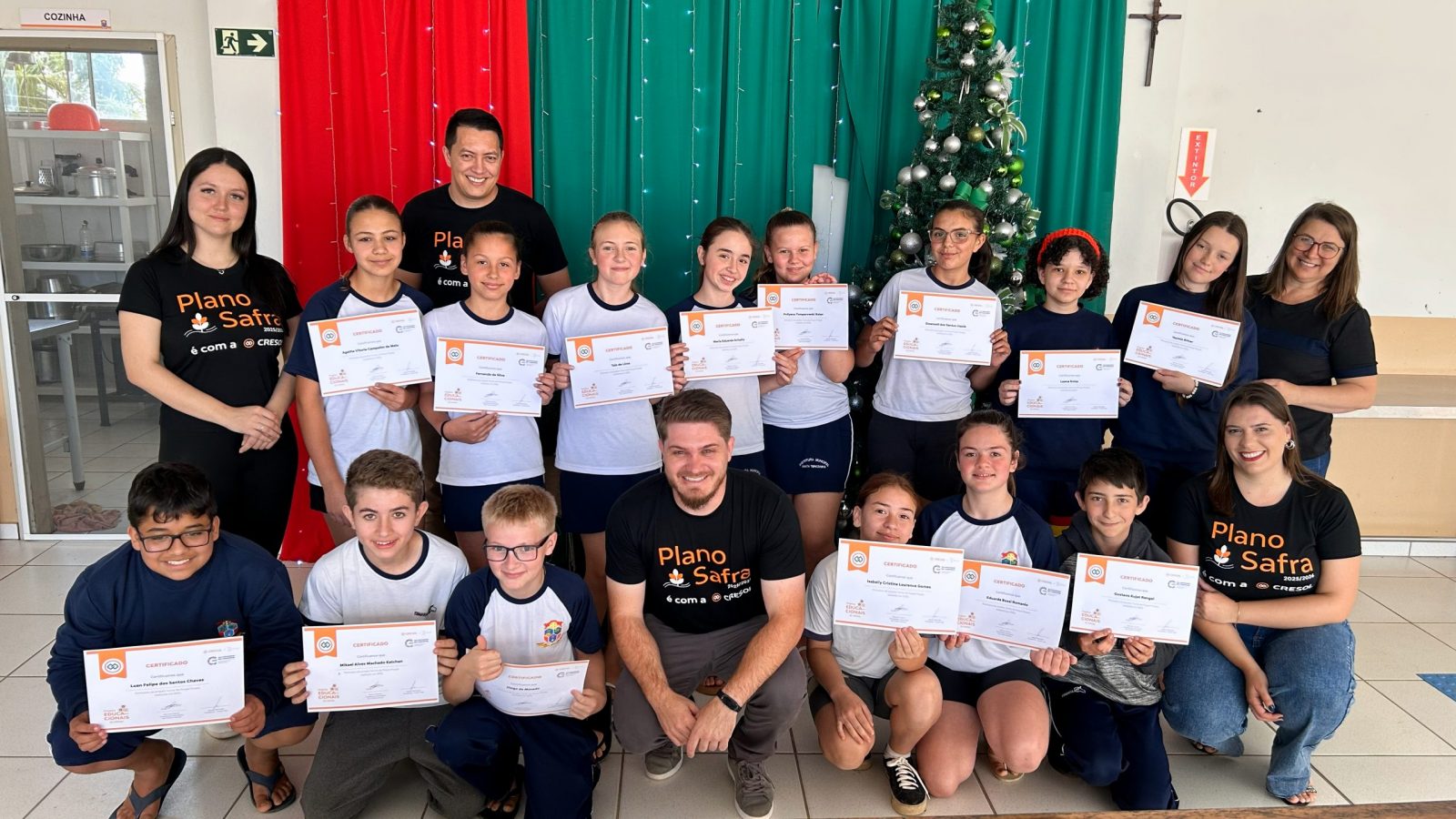 Alunos da Escola Básica Municipal Alto Rio da Anta durante a formação do Projeto Turma do Poupe Poupe, realizada pela Cresol Vale no distrito de Rio da Anta, em Santa Terezinha (SC).