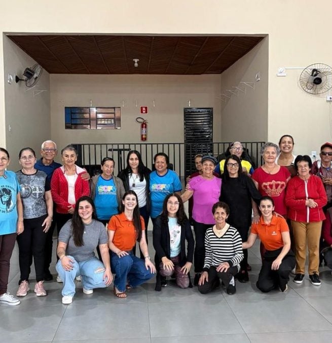 Turma do projeto Ativa Idade em Ivinhema