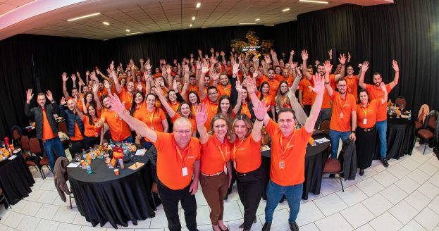 Diretoria e colaboradores da Centro Serra participam de convenção