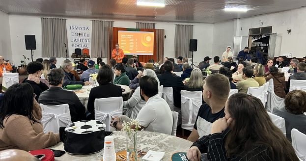 Cooperados e parceiros participaram do evento da Cresol
