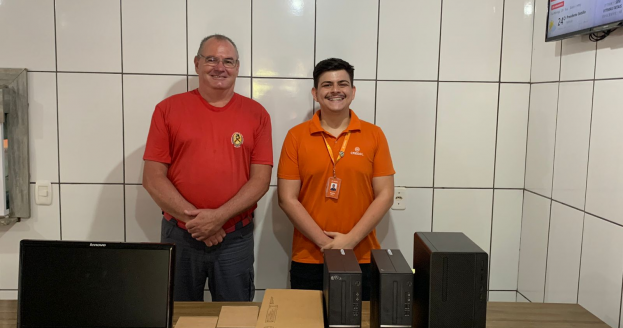 A Cresol Transformação realizou doação de equipamentos de informática para os bombeiros voluntários de Presidente Getúlio