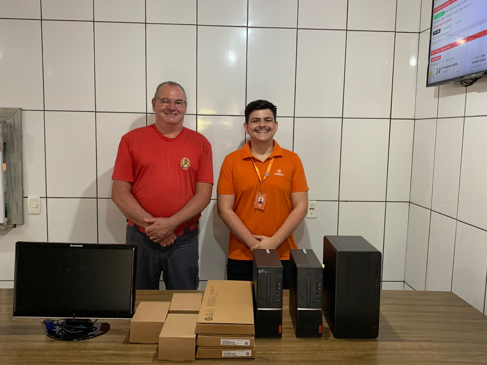cresol-transformação-doa-equipamentos-de-informatica-para-os-bombeiros A Cresol Transformação realizou doação de equipamentos de informática para os bombeiros voluntários de Presidente Getúlio