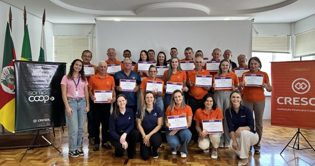 Cresol Raiz realiza capacitação para