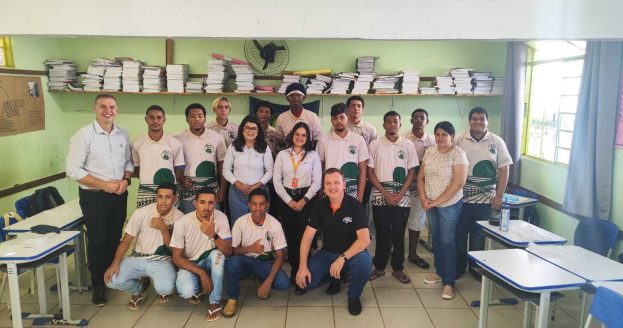 Cresol apoia formação de jovens