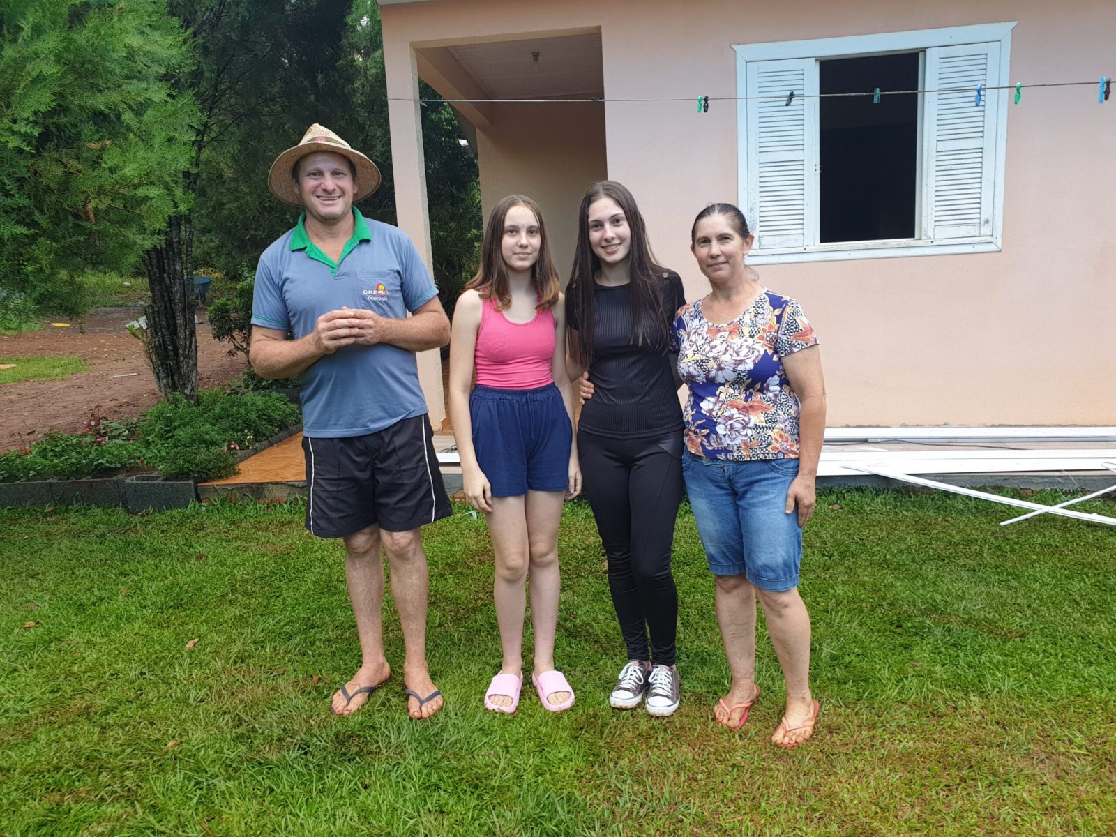 Família de Darlan José da Silva conta com o crédito da Cresol para desenvolver propriedade